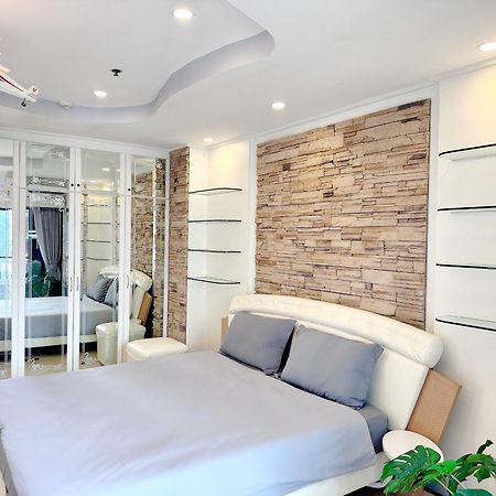 Grand Diamond Condominium Bangkok Exterior photo