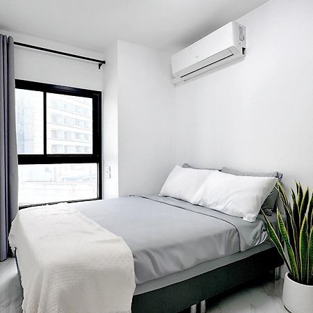 Grand Diamond Condominium Bangkok Exterior photo