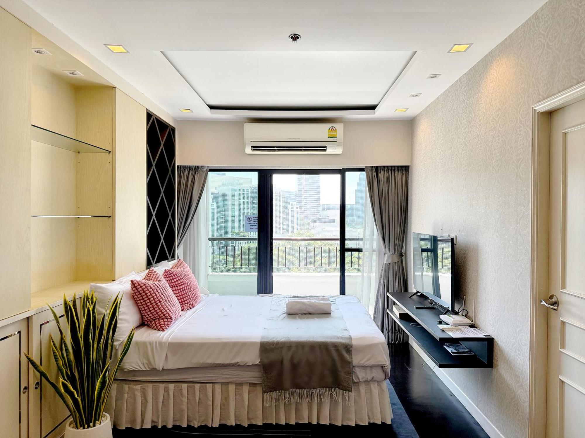 Grand Diamond Condominium Bangkok Exterior photo