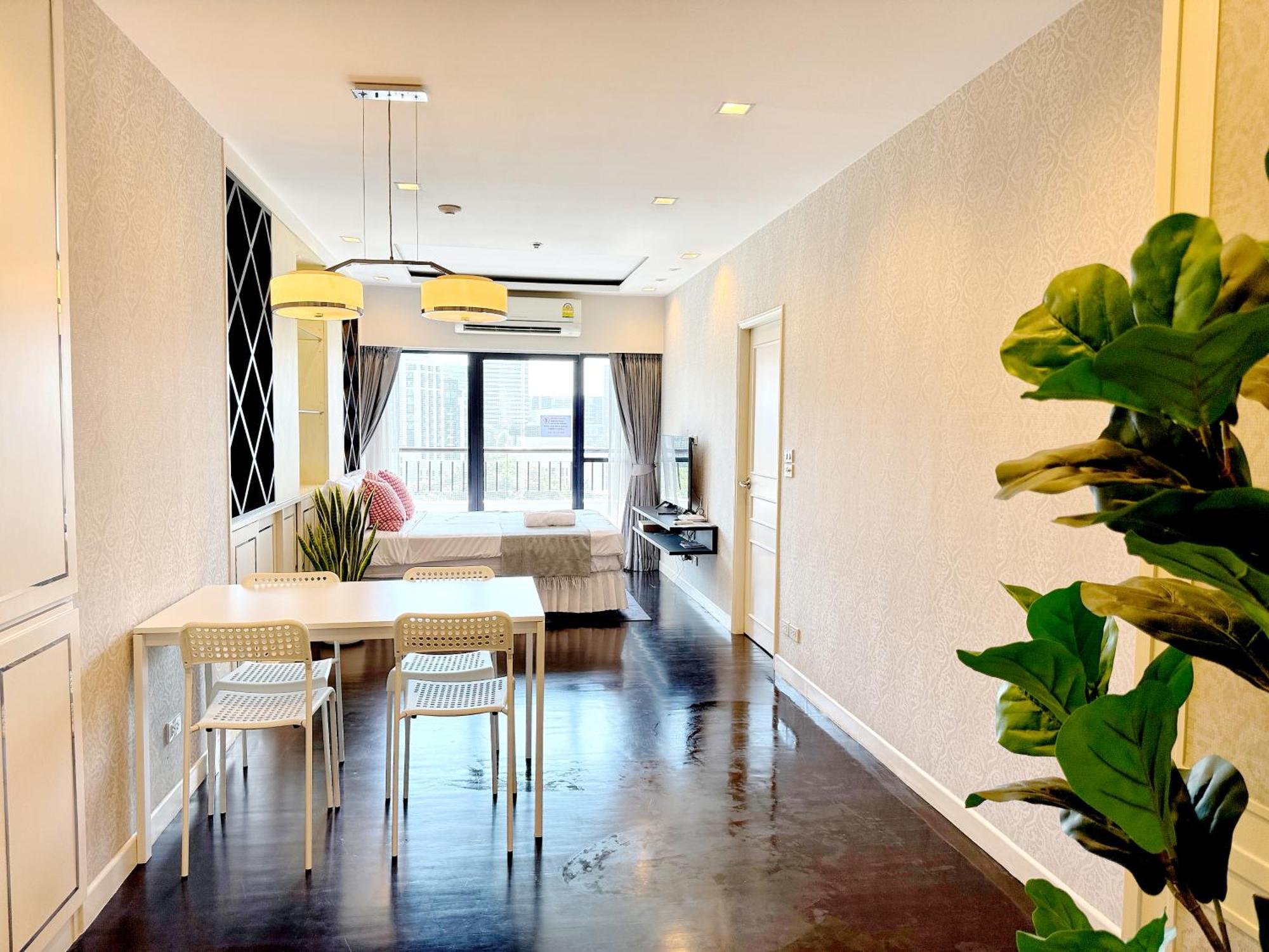 Grand Diamond Condominium Bangkok Exterior photo