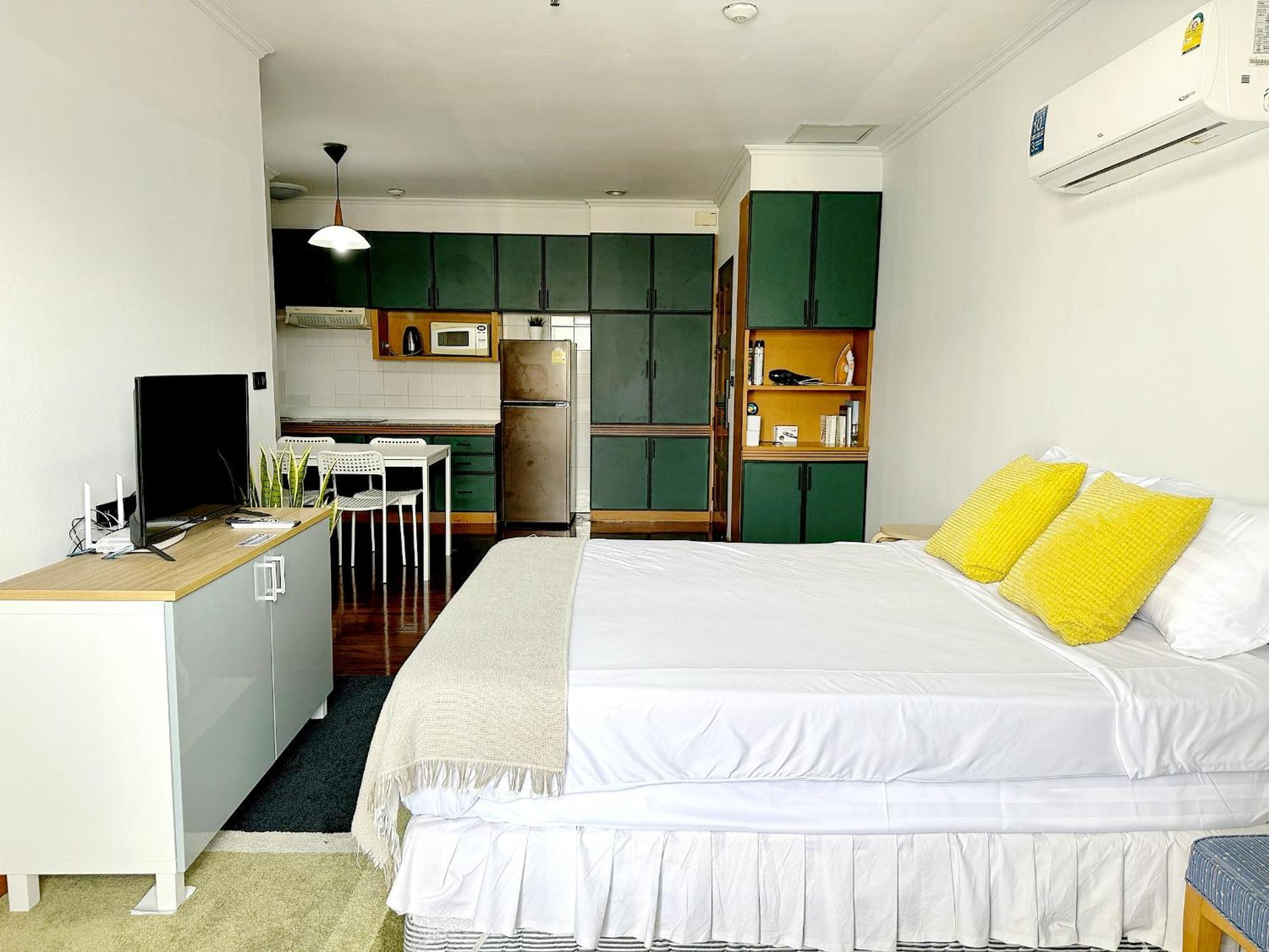 Grand Diamond Condominium Bangkok Exterior photo