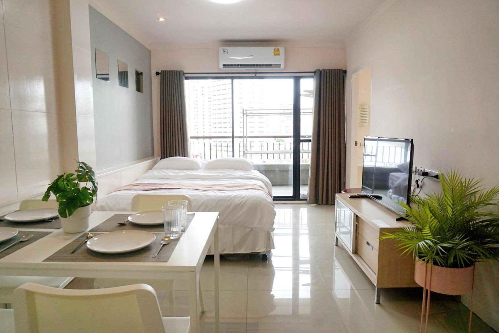 Grand Diamond Condominium Bangkok Exterior photo