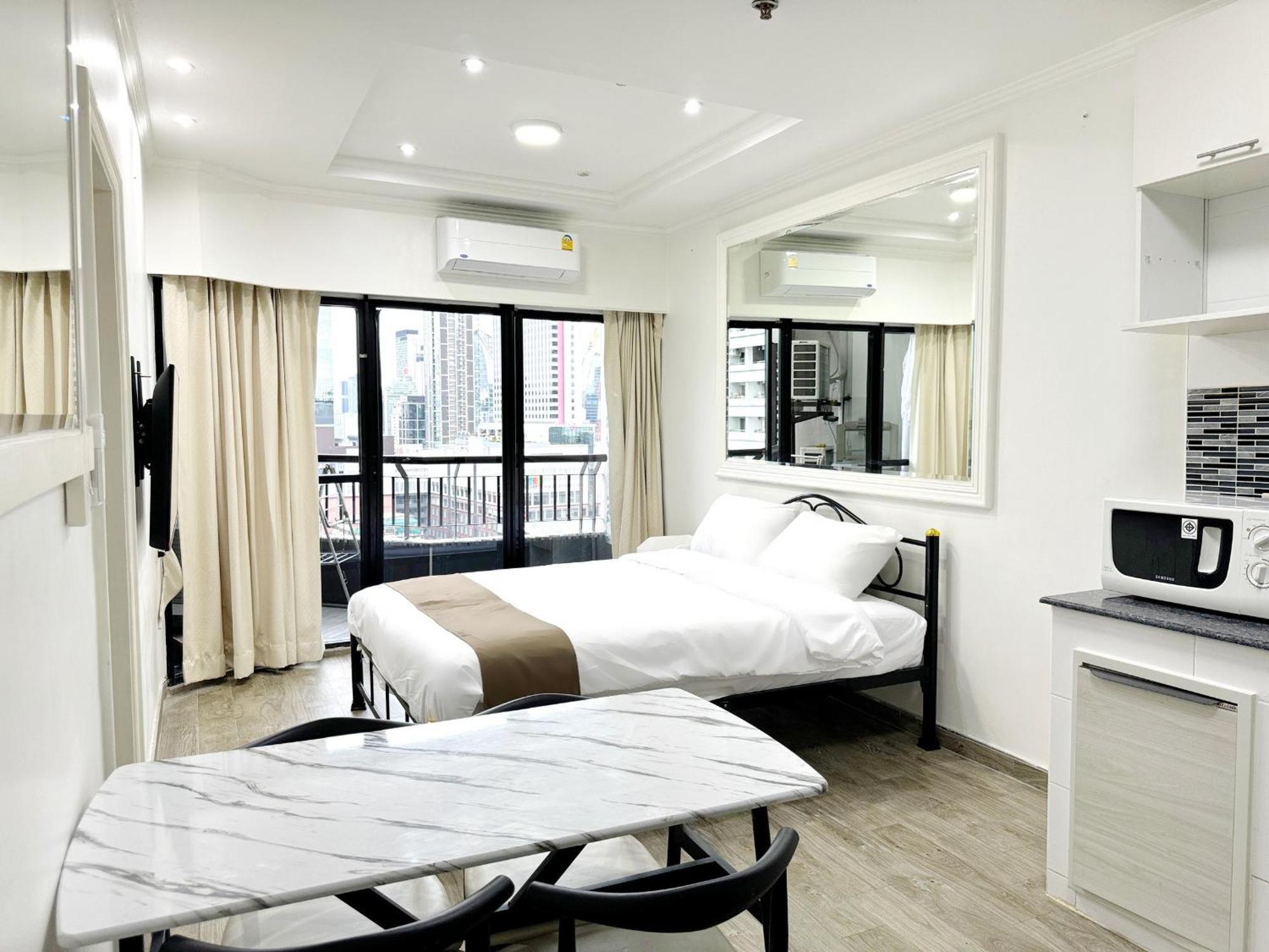 Grand Diamond Condominium Bangkok Exterior photo