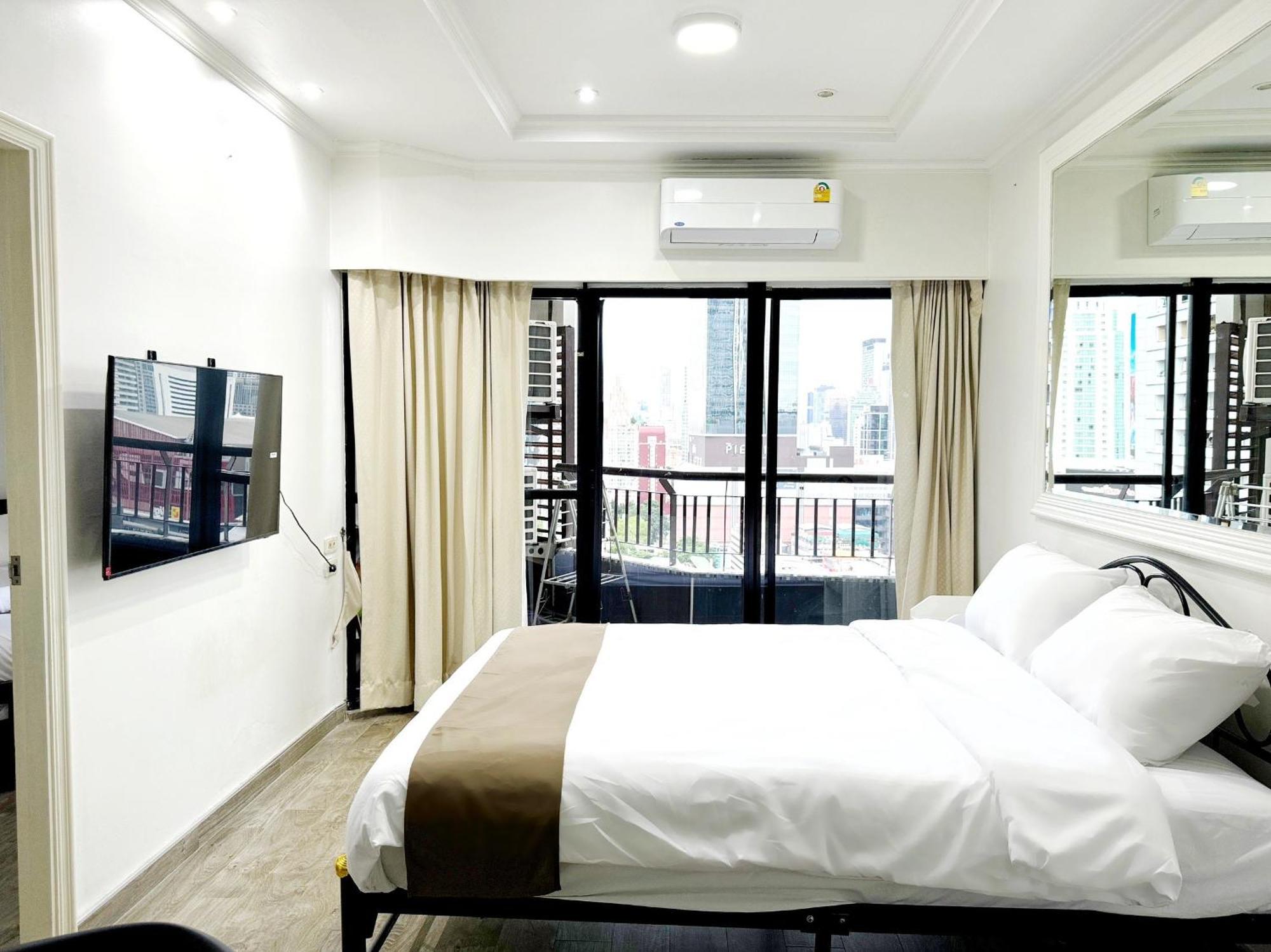 Grand Diamond Condominium Bangkok Exterior photo