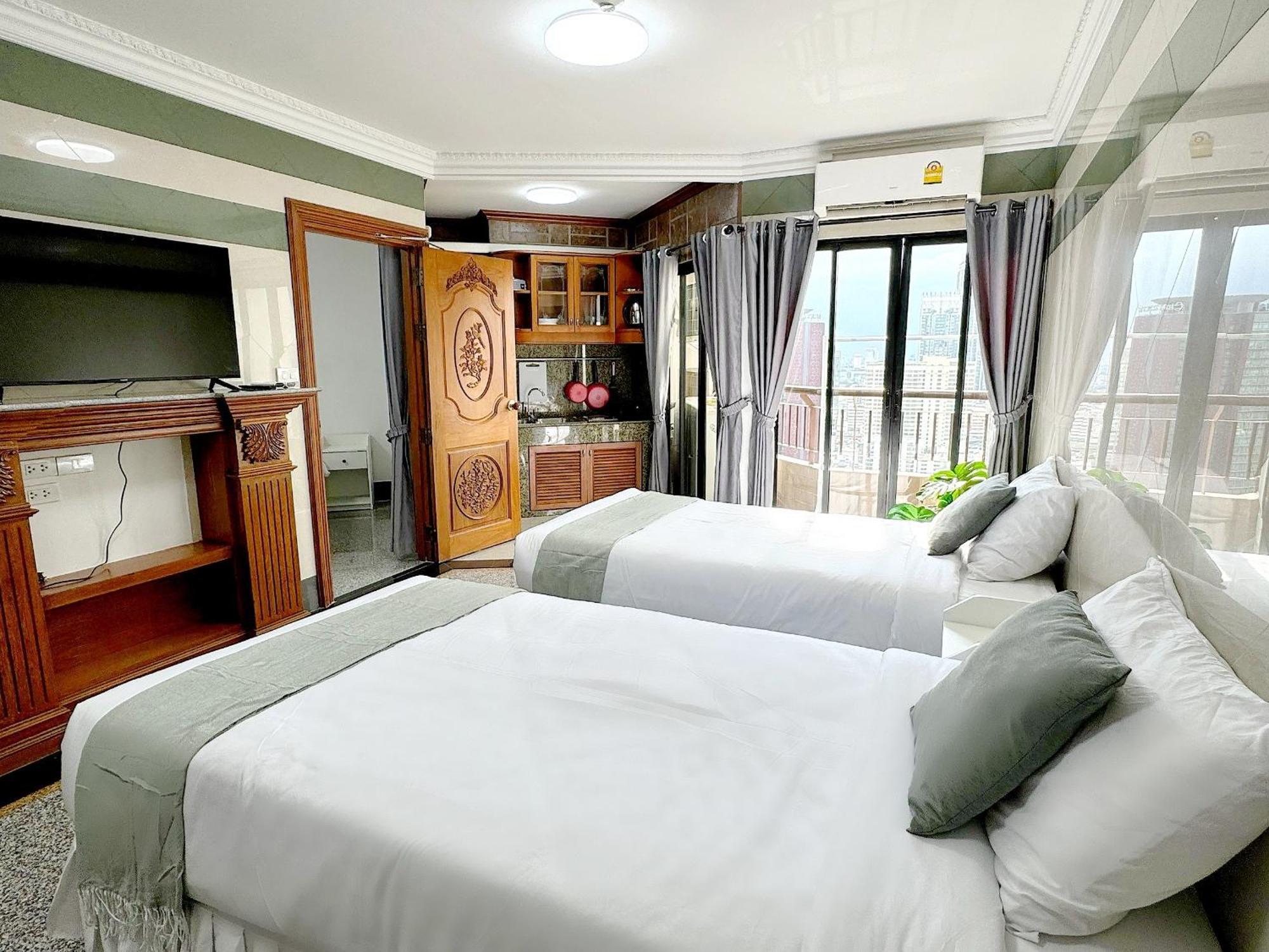 Grand Diamond Condominium Bangkok Exterior photo